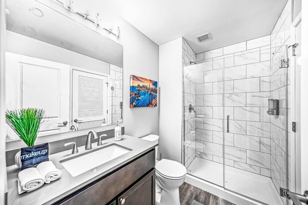 Апартаменти 2Br Unit In The Heart Of Dt With View Of Playhouse Square, Pool & Gym Access- 305 Клівленд Екстер'єр фото