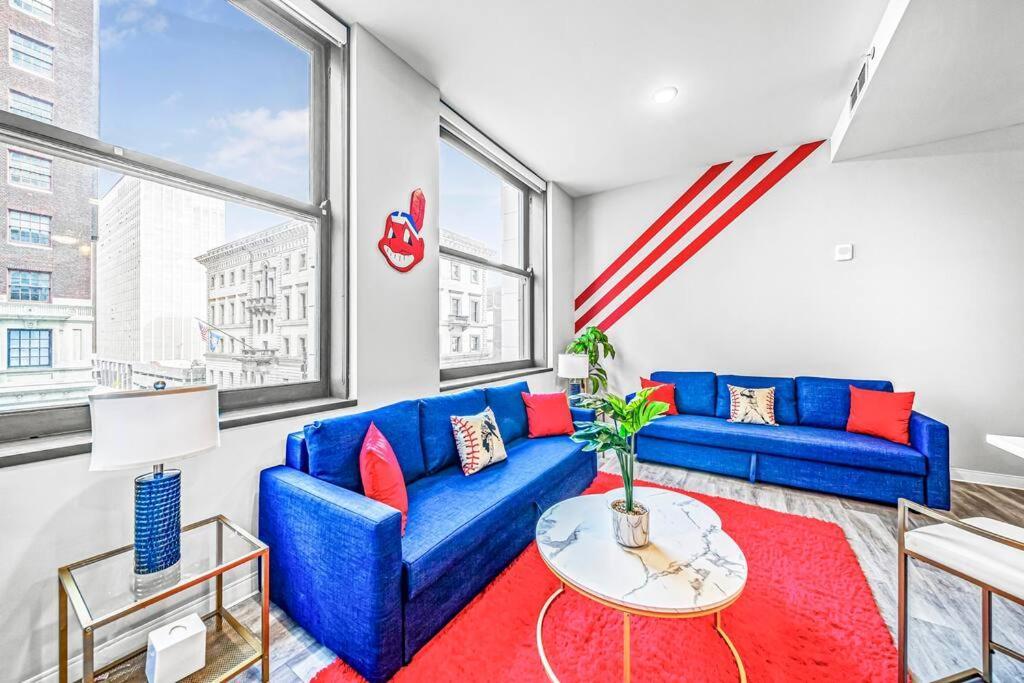 Апартаменти 2Br Unit In The Heart Of Dt With View Of Playhouse Square, Pool & Gym Access- 305 Клівленд Екстер'єр фото