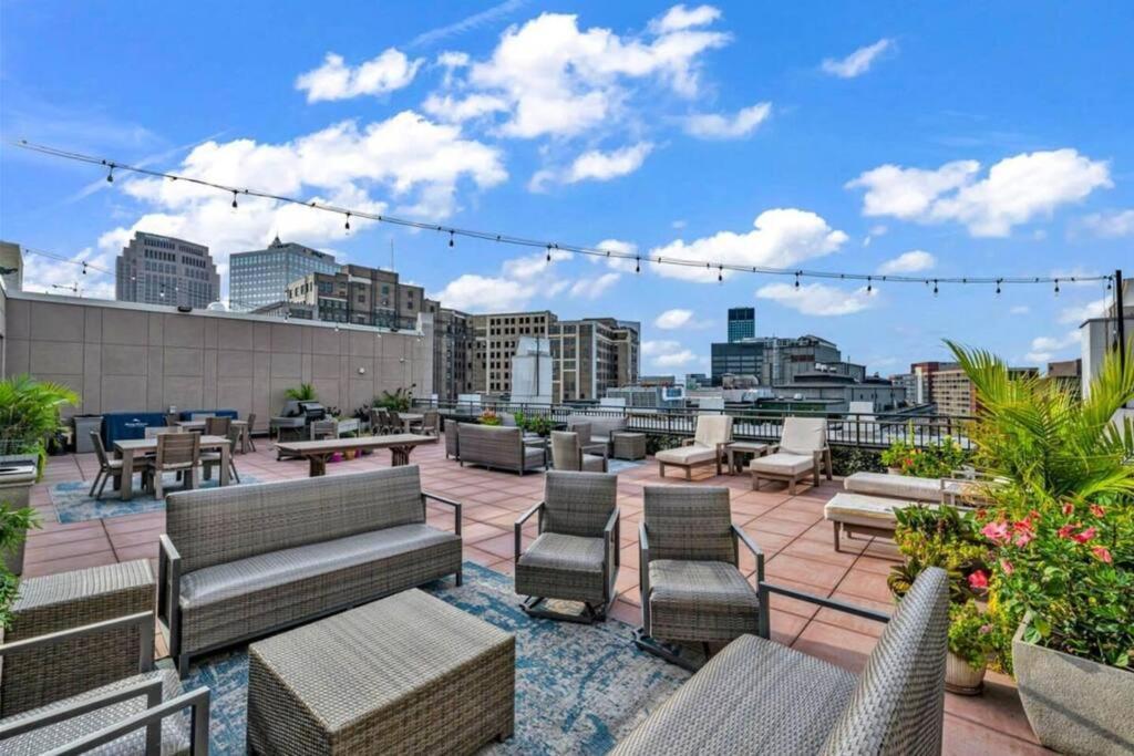 Апартаменти 2Br Unit In The Heart Of Dt With View Of Playhouse Square, Pool & Gym Access- 305 Клівленд Екстер'єр фото