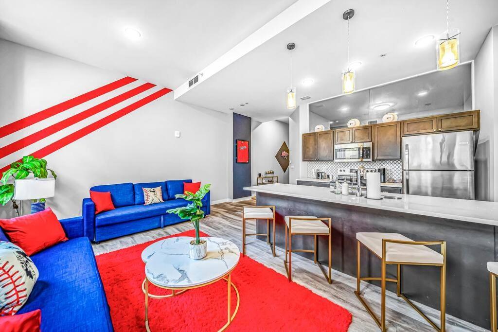 Апартаменти 2Br Unit In The Heart Of Dt With View Of Playhouse Square, Pool & Gym Access- 305 Клівленд Екстер'єр фото