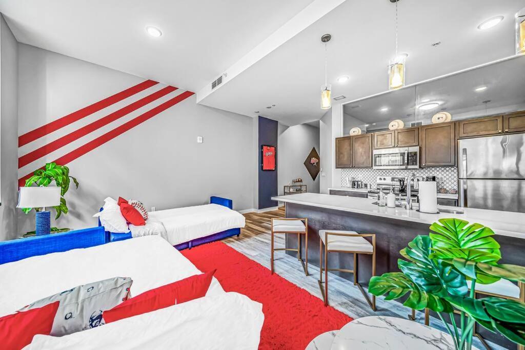 Апартаменти 2Br Unit In The Heart Of Dt With View Of Playhouse Square, Pool & Gym Access- 305 Клівленд Екстер'єр фото